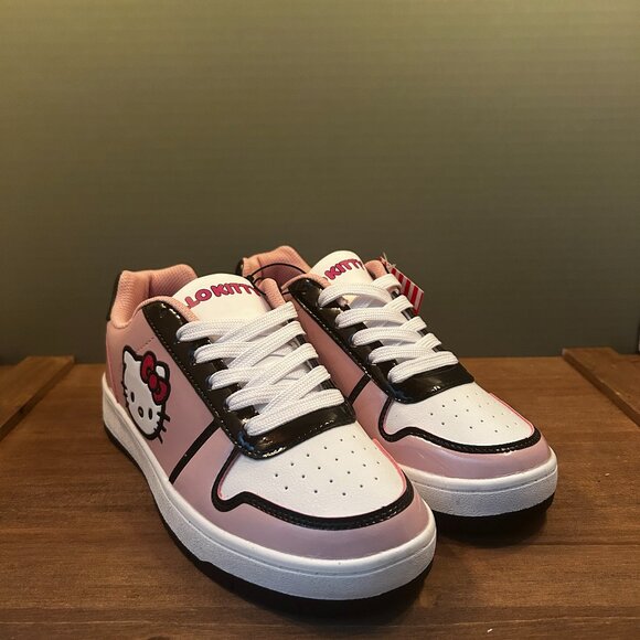 Hello Kitty Sanrio Women's Pink Casual Court Sneakers Size 8 NWT - Picture 2 of 8